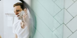 Lire la suite à propos de l’article La rasage manuel : conseils